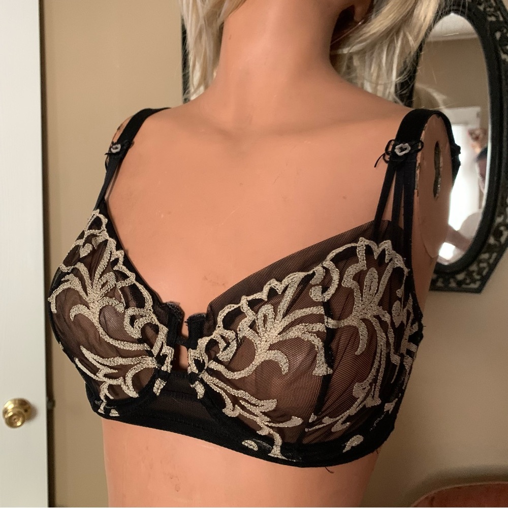 90s Vintage Black Lace/Mesh Bra
